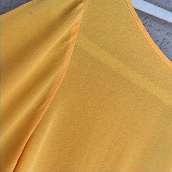 Lewit Silk Pleated Sleeve Blouse Yellow Keyhole Back Top M - Picture 10 of 10